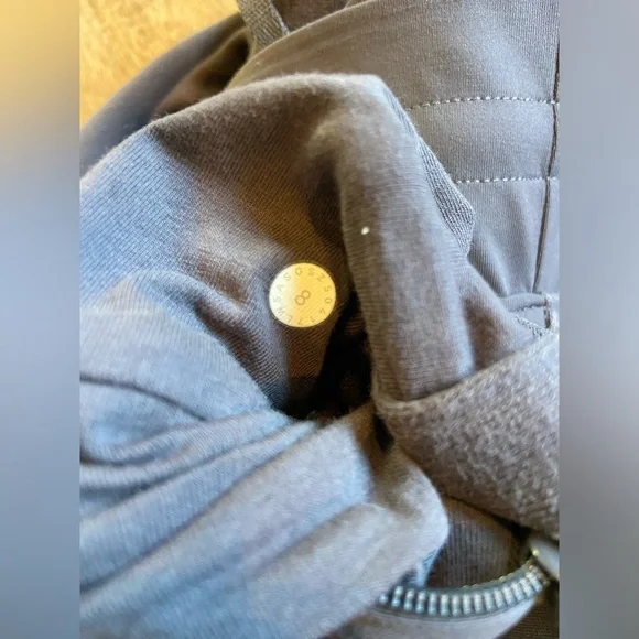 Lululemon joggers size 8 gray - Picture 3 of 5